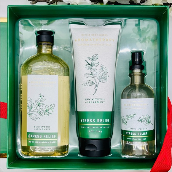 Bath and Body Works Aromatherapy Stress Relief Eucalyptus-Spearmint 3Pc Gift Box - Picture 10 of 10